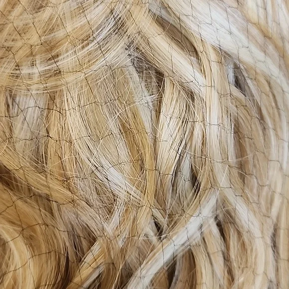 NEW LACE FRONT Wig- 24bt613 Butterscotch Blonde withstrawberry Heat Friendly!